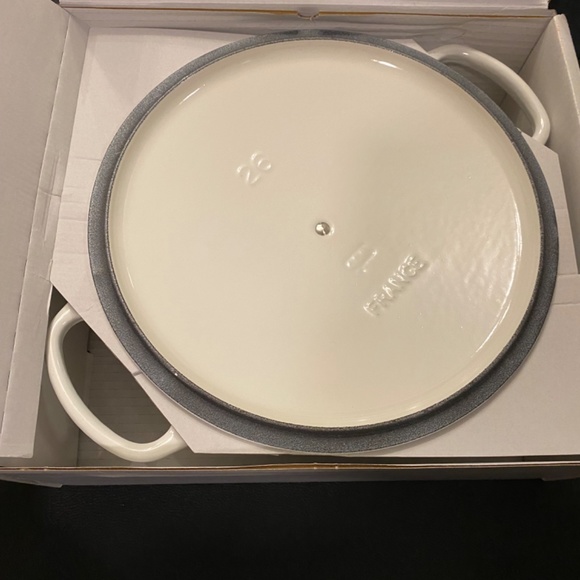 Le Creuset x HBC multistripe Special Edition 5.3L round French Oven - Picture 4 of 11